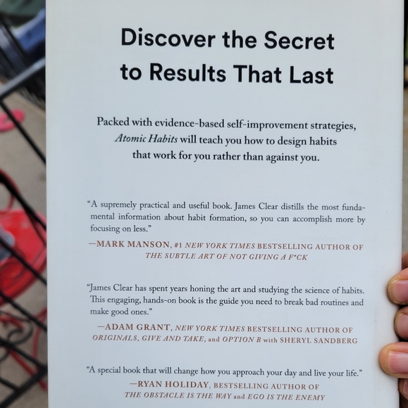 Atomic Habits by James Clear - Picture 2 of 4